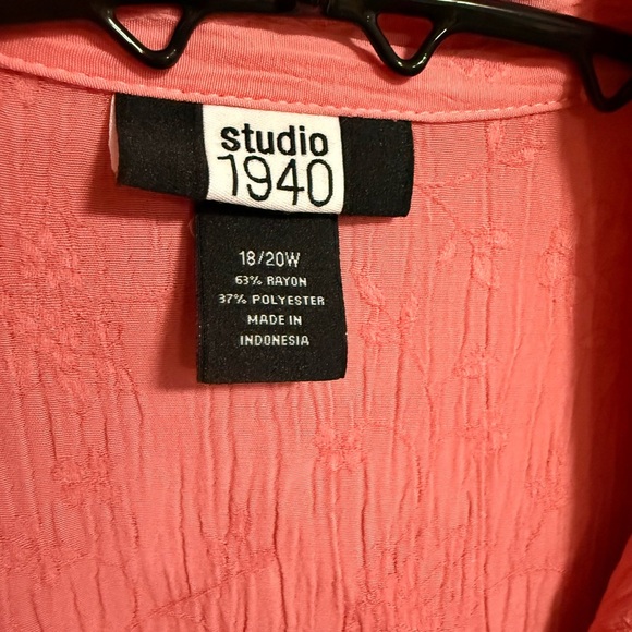 Studio 1940 Coral Textured Blouse - Picture 3 of 5
